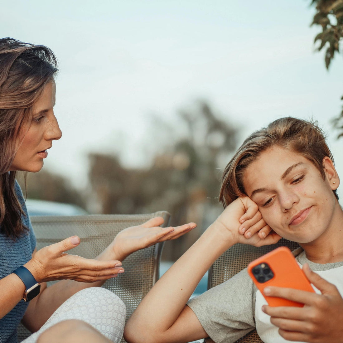 Túl sok mobil, kevés nyár? – Nézzünk túl a telefonon szülőként